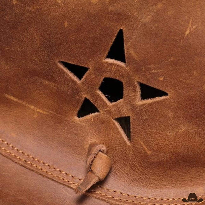 Chapeau de cowboy en cuir - détail étoile